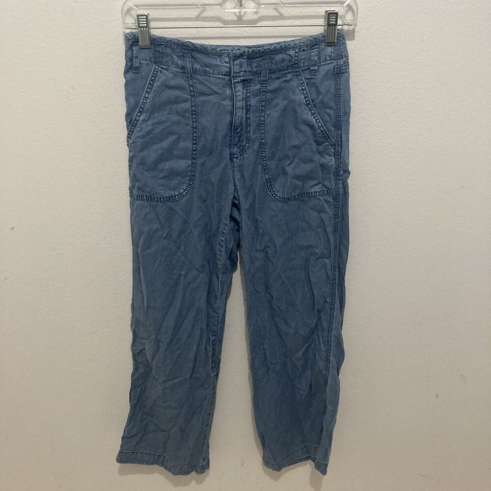 GAP blue zip fly light weight cropped denim pants 24